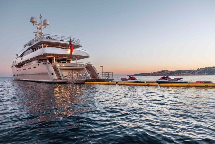 LIGHT HOLIC | 2011 59.5m CRN Motor Yacht