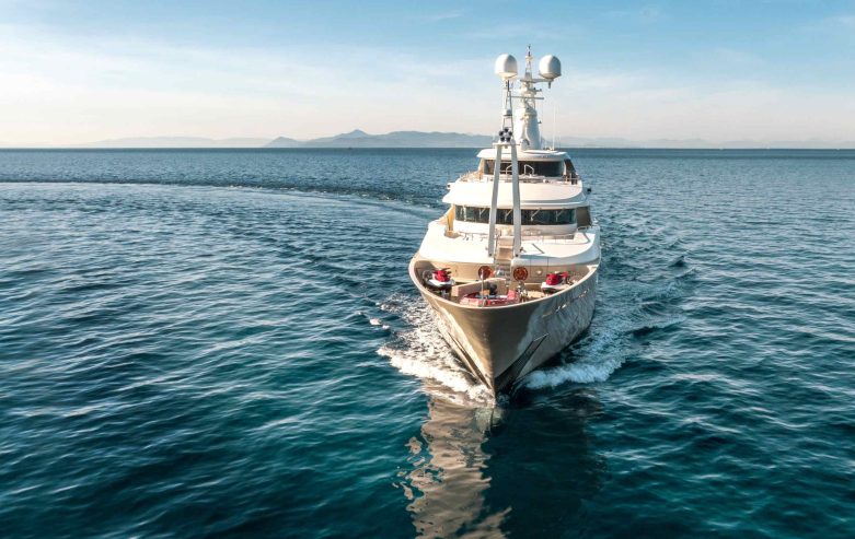 LIGHT HOLIC | 2011 59.5m CRN Motor Yacht