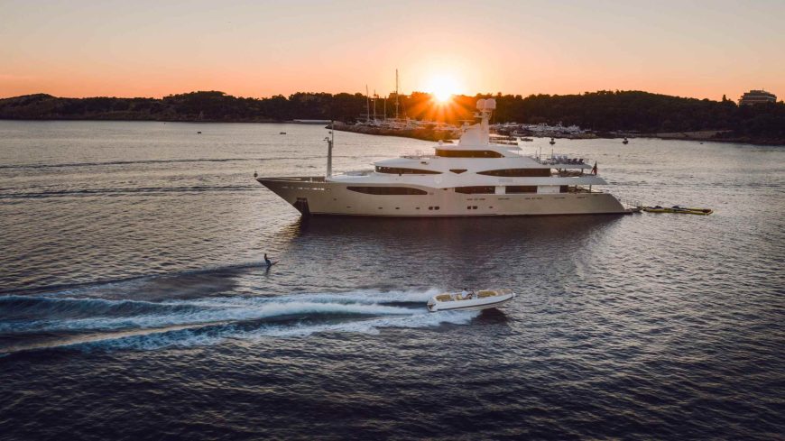 LIGHT HOLIC | 2011 59.5m CRN Motor Yacht