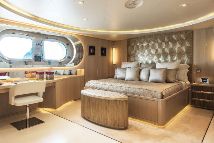 LIGHT HOLIC | 2011 59.5m CRN Motor Yacht