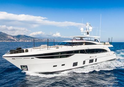 MINOR-FAMILY-AFFAIR-2017-35.15m-Luxury-Flybridge-Motor-Yacht-from-British-shipyard-Princess-for-charter-YachtDealz13