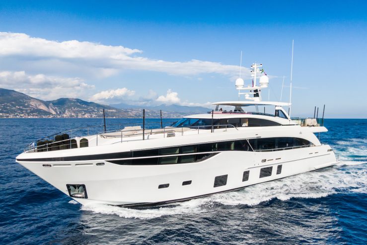 MINOR FAMILY AFFAIR | 2017 35m Luxury Flybridge Motor Yacht from British shipyard Princess