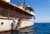 OVER THE RAINBOW | 1930 35m (114ft) Classic Luxury Motor Yacht from DICKIE BANGOR