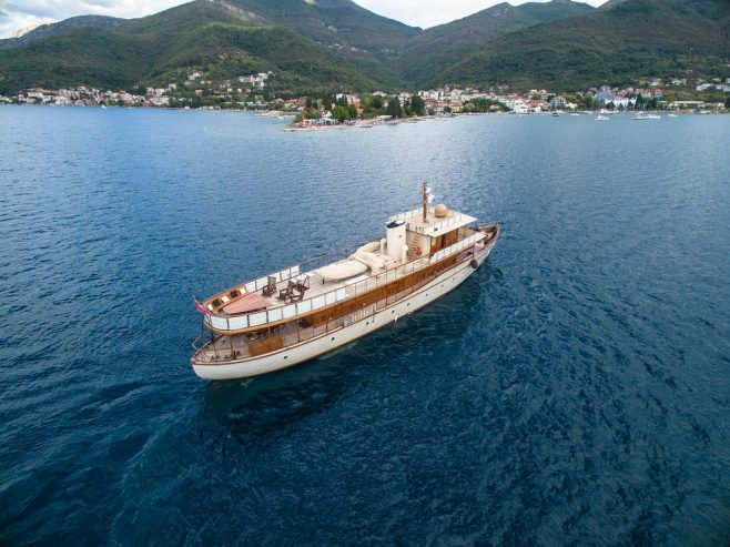 OVER THE RAINBOW | 1930 35m (114ft) Classic Luxury Motor Yacht from DICKIE BANGOR