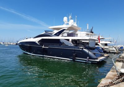 Queen-Ana-2019-87-1122-AZIMUT-YACHTS-Motor-Yacht-For-Sale-YachtDealz19