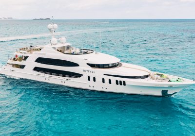 SKYFALL-2010-57.91m-190′-Luxury-Motor-Yacht-in-the-Bahamas-for-charter-YachtDealz32