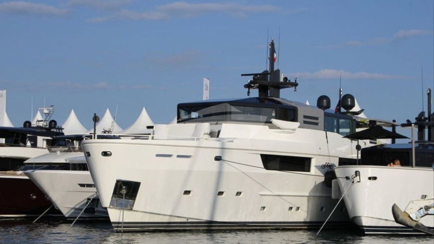 SUN | 2012 35m (114ft) Luxury Motor Yacht from Italian shipyard ARCADIA YACHTS