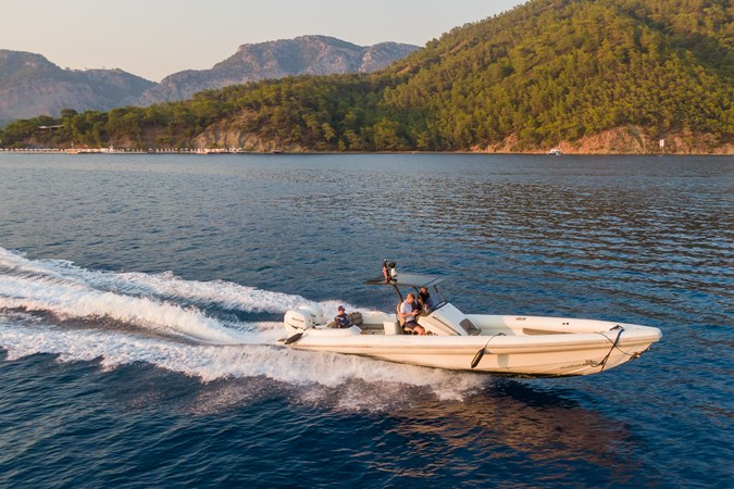 TAKARA ONE | 2016 38m (125ft) Luxury Motor Yacht from Italian shipyard SANLORENZO