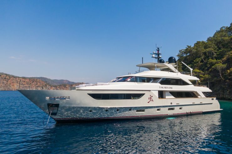 TAKARA ONE | 2016 38m (125ft) Luxury Motor Yacht from Italian shipyard SANLORENZO