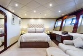 THE WELLESLEY | 1993 56m Luxury Classic Motor Yacht from Dutch shipyard Oceanco