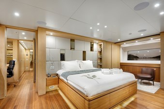 THERAPY | 2013 38m (125ft) Luxury Motor Yacht from Italian shipyard SANLORENZO