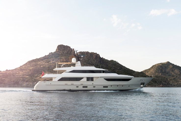 THERAPY | 2013 38m (125ft) Luxury Motor Yacht from Italian shipyard SANLORENZO