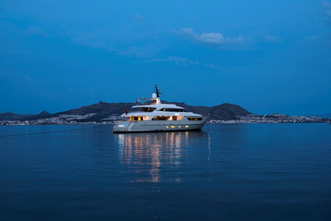 THERAPY | 2013 38m (125ft) Luxury Motor Yacht from Italian shipyard SANLORENZO