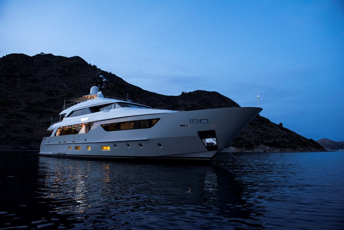 THERAPY | 2013 38m (125ft) Luxury Motor Yacht from Italian shipyard SANLORENZO