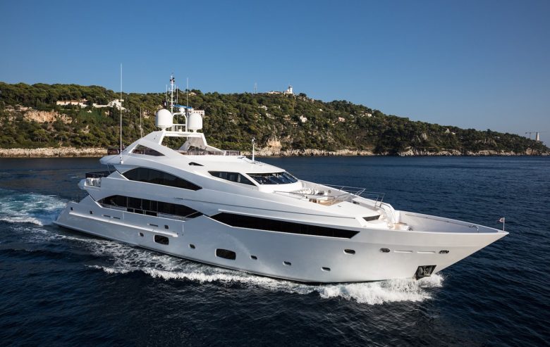 THUMPER | 2014 40m (131ft) Luxury Motor Yacht from British shipyard SUNSEEKER