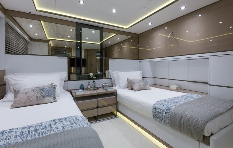 THUMPER | 2014 40m (131ft) Luxury Motor Yacht from British shipyard SUNSEEKER