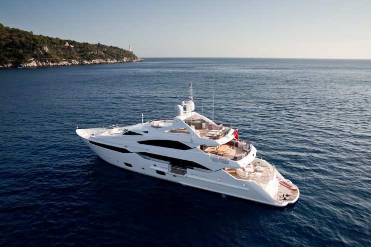 THUMPER | 2014 40m (131ft) Luxury Motor Yacht from British shipyard SUNSEEKER