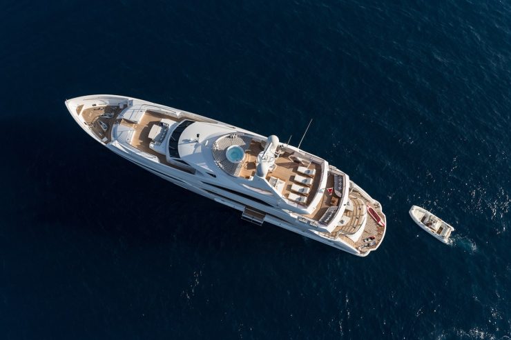 THUMPER | 2014 40m (131ft) Luxury Motor Yacht from British shipyard SUNSEEKER