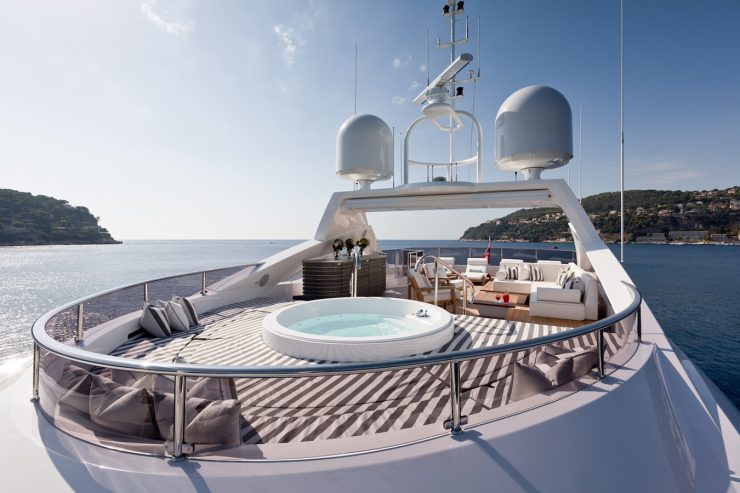 THUMPER | 2014 40m (131ft) Luxury Motor Yacht from British shipyard SUNSEEKER