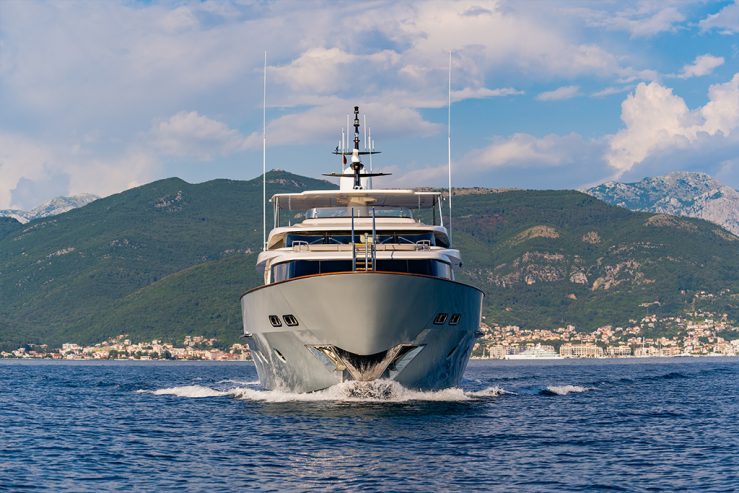 VALENTINA II | 2011 27.6m Luxury Flybridge Motor Yacht from Italian shipyard Sanlorenzo