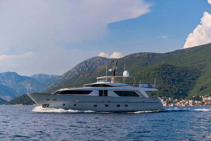 VALENTINA II | 2011 27.6m Luxury Flybridge Motor Yacht from Italian shipyard Sanlorenzo