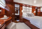 ZEN | 2004 26.8m (87′11″) Luxury Flybridge Performance Motor Yacht from Italian shipyard SANLORENZO