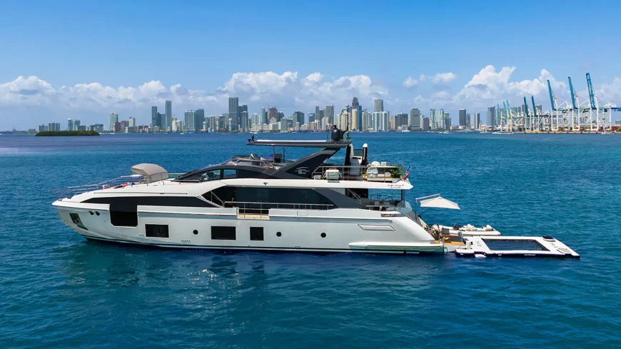 RINA | 2020 88ft (27m) Luxury Superyacht built by Italian shipyard Azimut Yachts