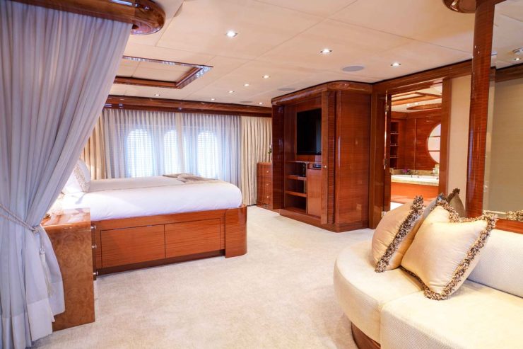 ASPEN ALTERNATIVE | 2010 49.9m (163.67ft) Luxury Tri-Deck Aluminium Motor Yacht from renowned American shipyard Trinity