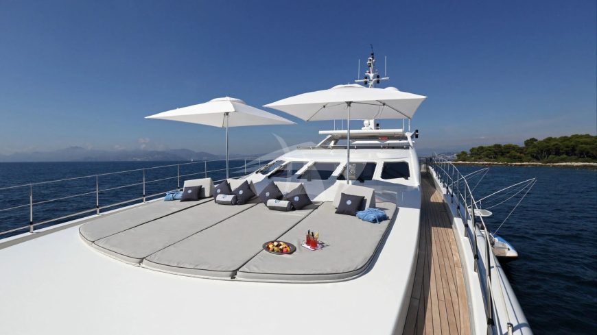 AURELIA | 2011 37.3m (122′5″) High Performance Raised Pilothouse Aluminium Motor Yacht from Dutch shipyard HEESEN