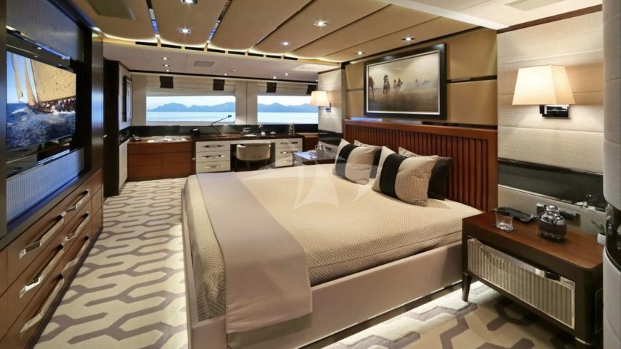 AURELIA | 2011 37.3m (122′5″) High Performance Raised Pilothouse Aluminium Motor Yacht from Dutch shipyard HEESEN