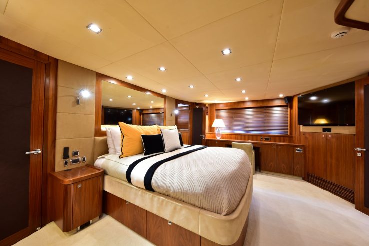 CATALANA | 2007 27.43m Luxury Flybridge Sport Motor Yacht from British shipyard Sunseeker