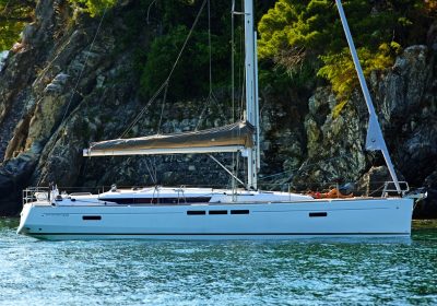 JEANNEAU-SUN-ODYSSEY-519-FOR-CHARTER-YACHTDEALZ3