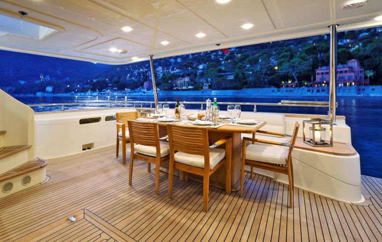 LA PAUSA | 2010 26.22m (86′) Custom Line Navetta 26 Luxury Motor Yacht from Italian shipyard Ferretti