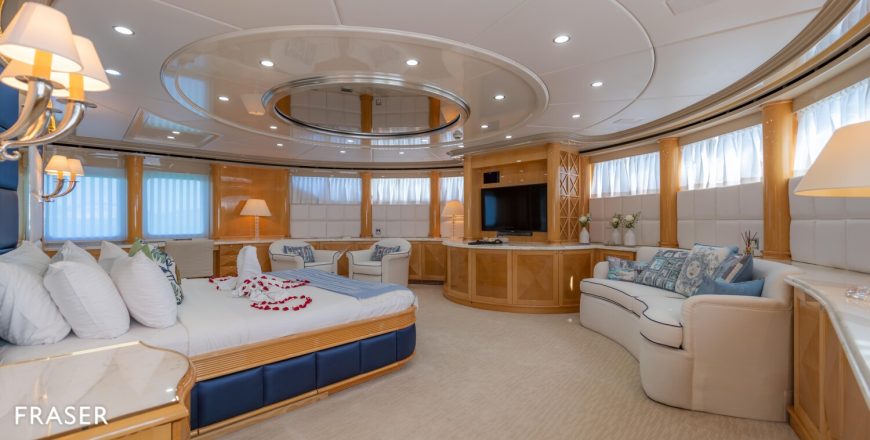 LADY AZUL | 2001 39.4m (129′3″) Luxury Steel Motor Yacht from Dutch shipyard HEESEN