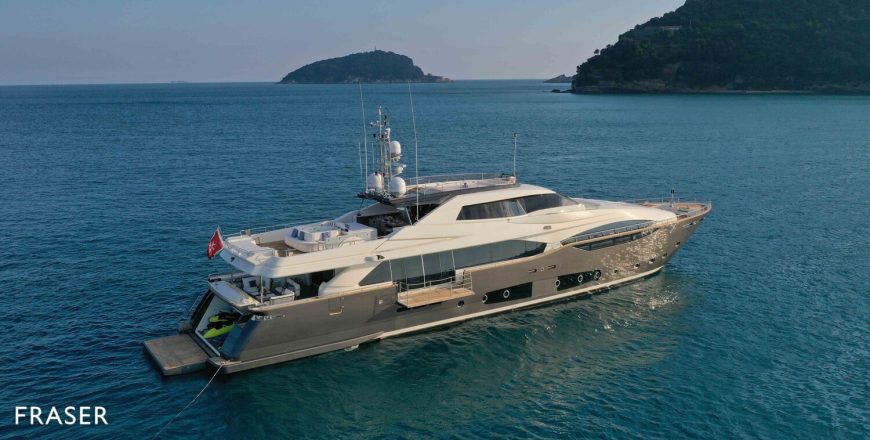 LADY DIA | 2011 37.8m (124′) Performance Motor Yacht from Italian shipyard FERRETTI YACHTS