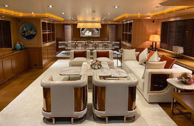 LADY I | 2008 42.60m (139′9″) Luxury Tri-Deck Motor Yacht from Italian shipyard CRN