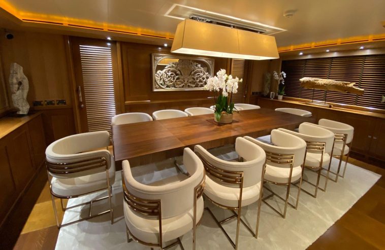 LADY I | 2008 42.60m (139′9″) Luxury Tri-Deck Motor Yacht from Italian shipyard CRN