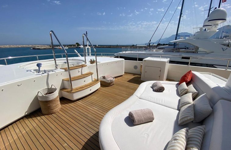 LADY I | 2008 42.60m (139′9″) Luxury Tri-Deck Motor Yacht from Italian shipyard CRN