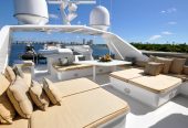 LUCKY STARS | 1998 108′ (33m) Luxury Flybridge Performance Aluminium Motor Yacht built by US shipyard Broward