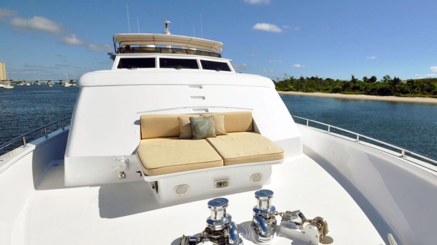 LUCKY STARS | 1998 108′ (33m) Luxury Flybridge Performance Aluminium Motor Yacht built by US shipyard Broward