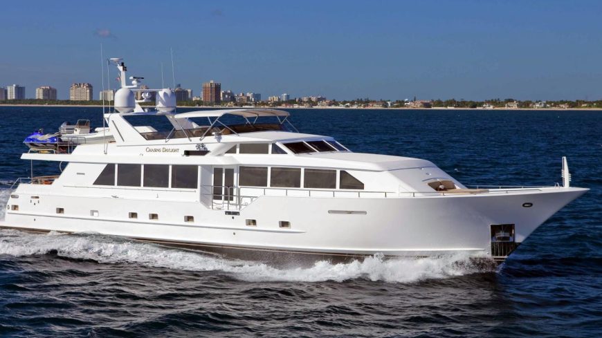 LUCKY STARS | 1998 108′ (33m) Luxury Flybridge Performance Aluminium Motor Yacht built by US shipyard Broward