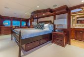 MAGIC | 2005 39.62m (130′) Luxury Tri-Deck Motor Yacht from American shipyard Northern Marine