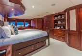 MAGIC | 2005 39.62m (130′) Luxury Tri-Deck Motor Yacht from American shipyard Northern Marine