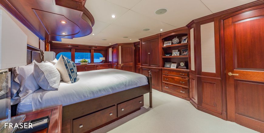 MAGIC | 2005 39.62m (130′) Luxury Tri-Deck Motor Yacht from American shipyard Northern Marine