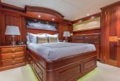 MAGIC | 2005 39.62m (130′) Luxury Tri-Deck Motor Yacht from American shipyard Northern Marine