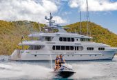 MAGIC | 2005 39.62m (130′) Luxury Tri-Deck Motor Yacht from American shipyard Northern Marine