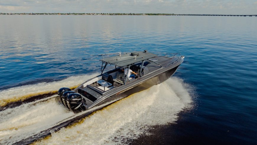 Midnight Express 37 | 2013 37ft (11m) Superyacht tender / day boat from American maker Midnight Boats