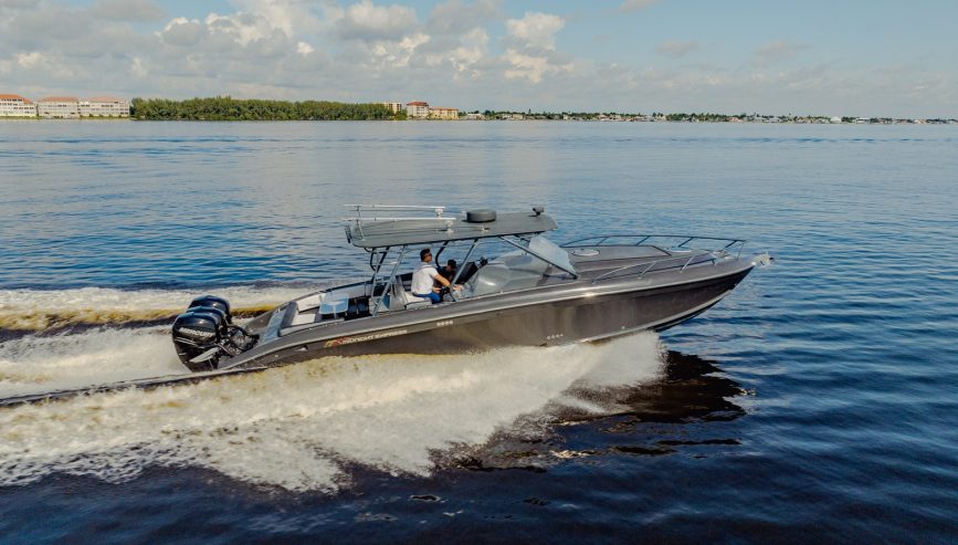 Midnight Express 37 | 2013 37ft (11m) Superyacht tender / day boat from American maker Midnight Boats