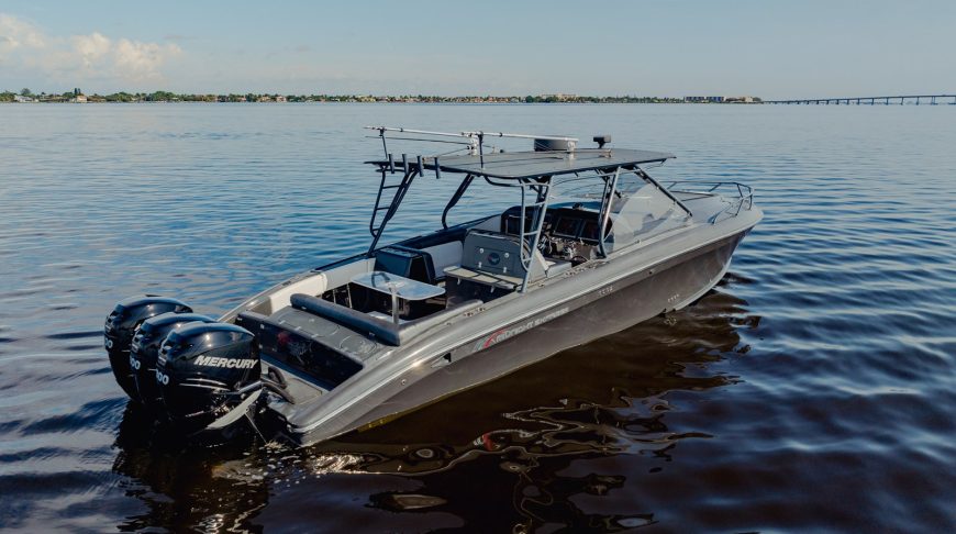 Midnight Express 37 | 2013 37ft (11m) Superyacht tender / day boat from American maker Midnight Boats