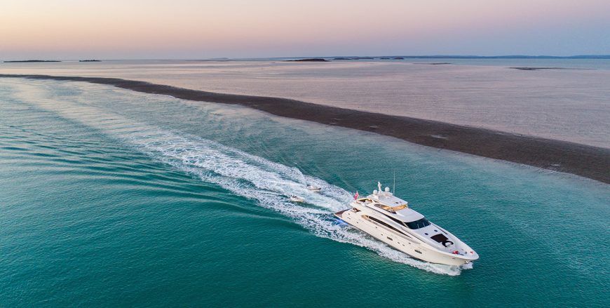 PARADISE | 2014 35.36m (116′) Luxury Flybridge Performance Motor Yacht from Taiwanese shipyard HORIZON